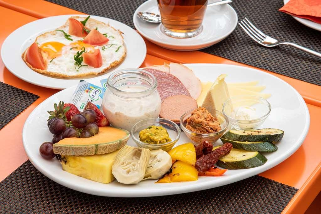 Hotel Grenzfall Берлин Ресторан фото