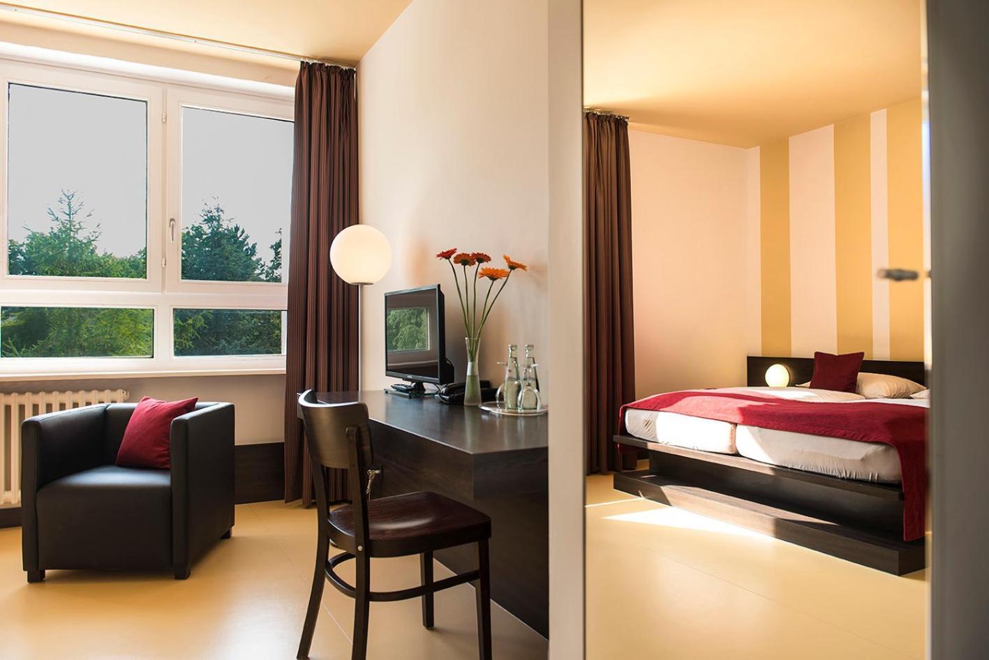 Hotel Grenzfall Берлин Экстерьер фото