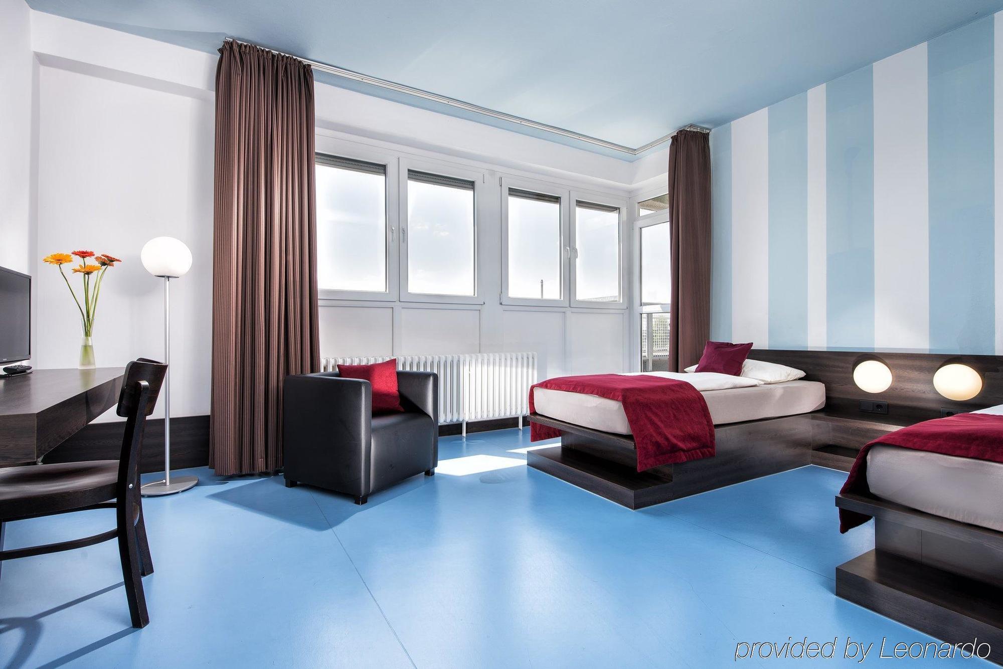 Hotel Grenzfall Берлин Экстерьер фото