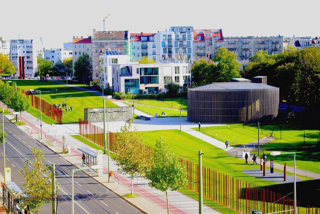 Hotel Grenzfall Берлин Экстерьер фото