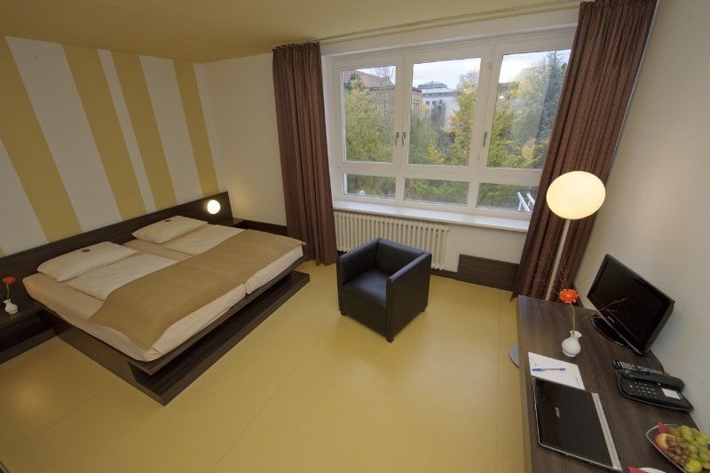 Hotel Grenzfall Берлин Экстерьер фото