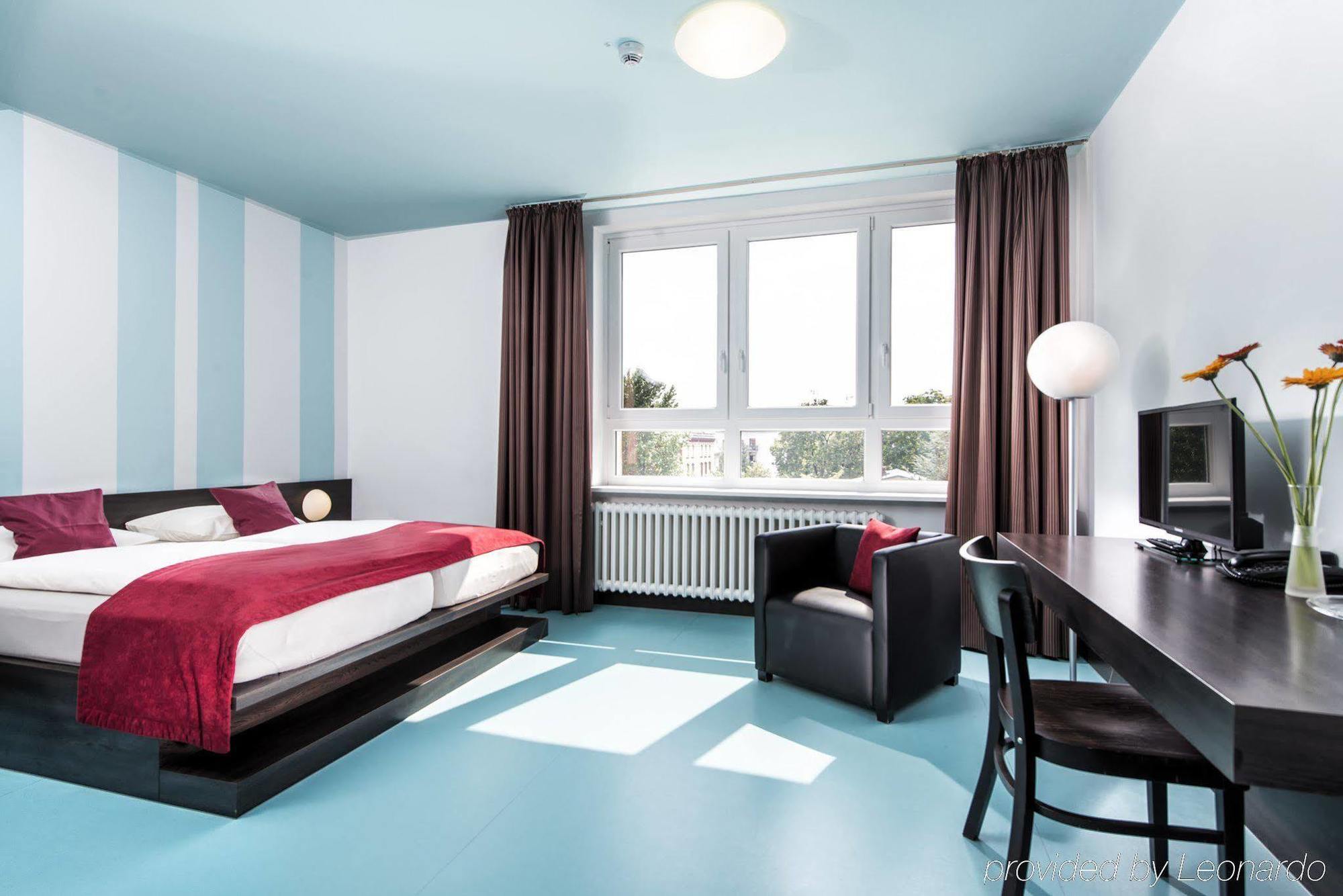 Hotel Grenzfall Берлин Экстерьер фото