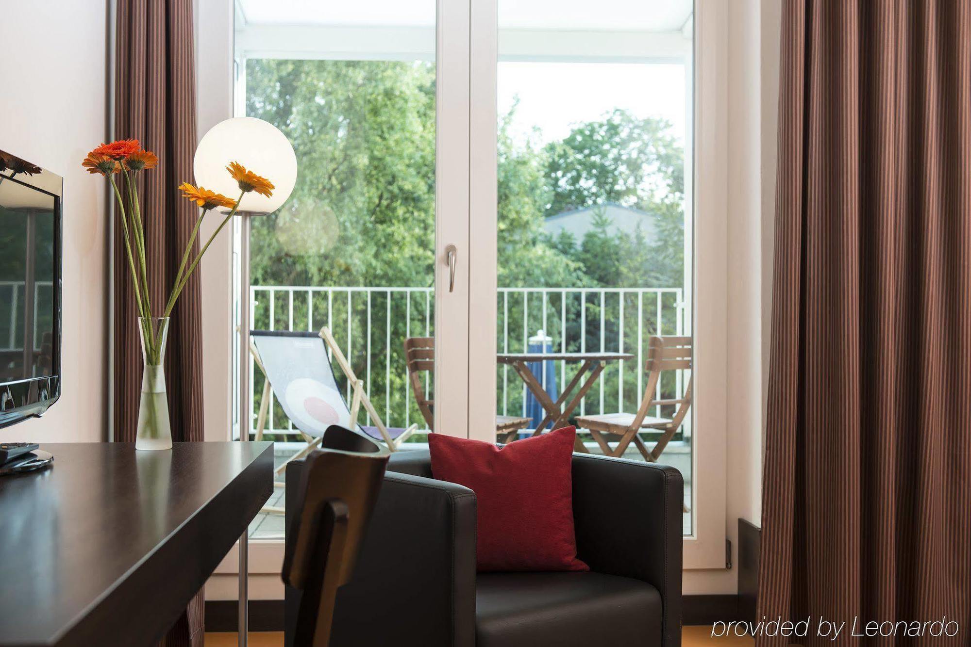 Hotel Grenzfall Берлин Экстерьер фото