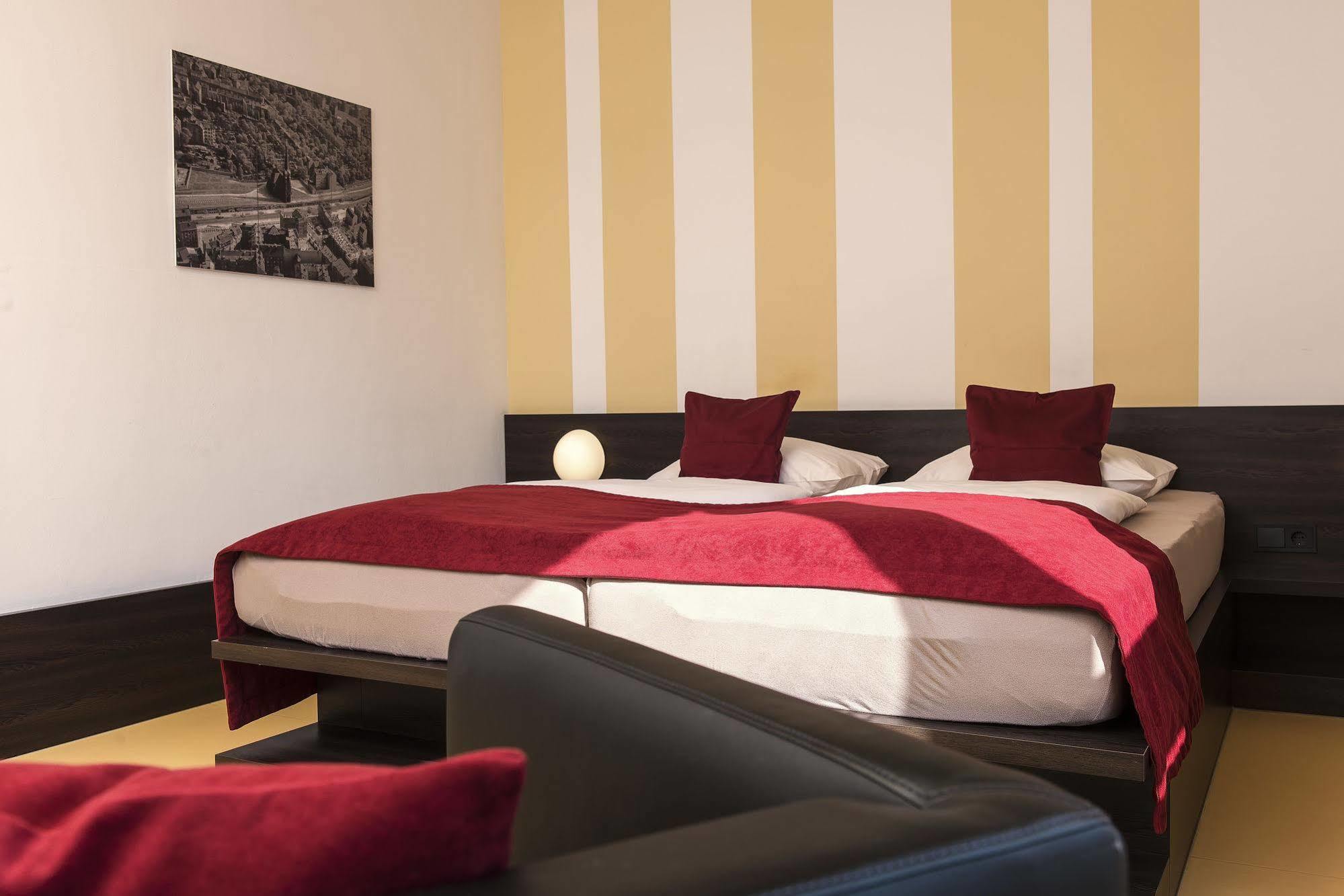 Hotel Grenzfall Берлин Экстерьер фото