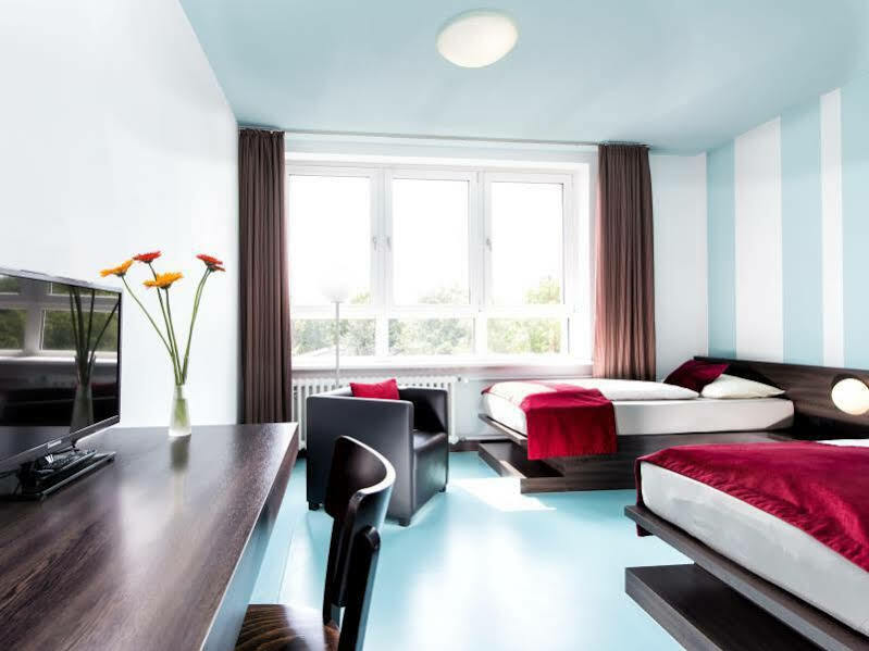 Hotel Grenzfall Берлин Экстерьер фото